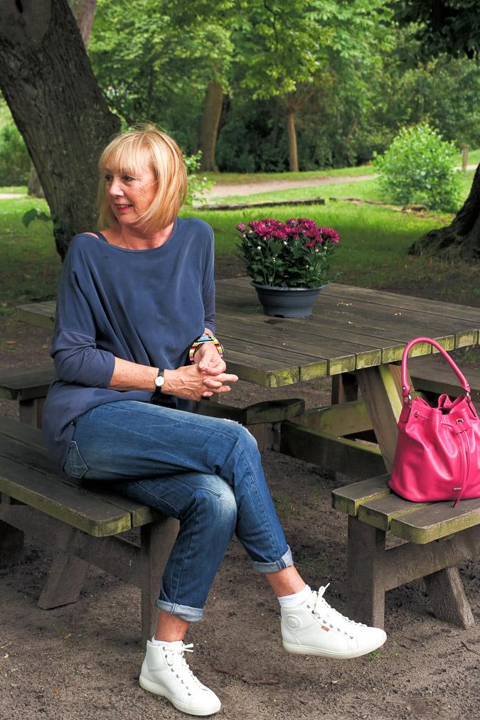 Bangles, boyfriend jeans and a lime coat (27)_LR