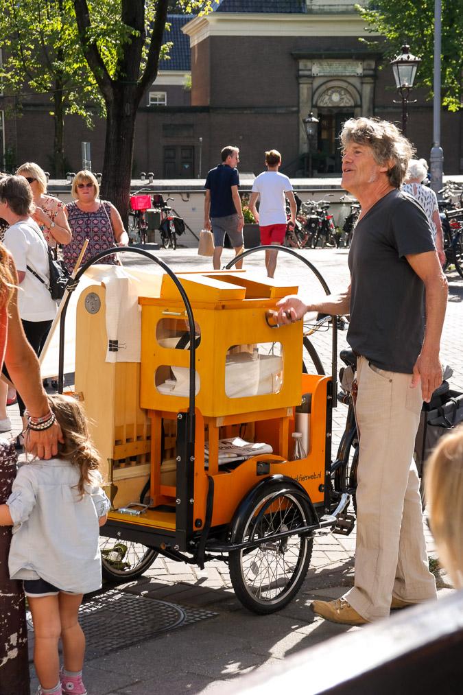 Amsterdam Noordermarkt organ-grinder