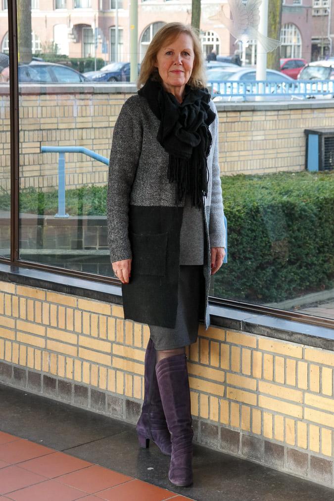 Marjolein in grey