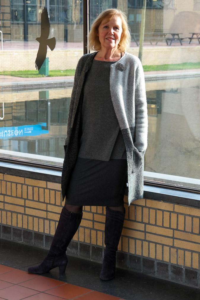 Marjolein in grey