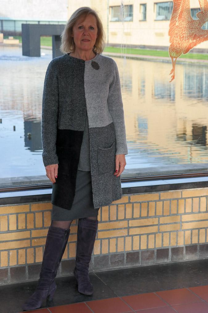 Marjolein in grey