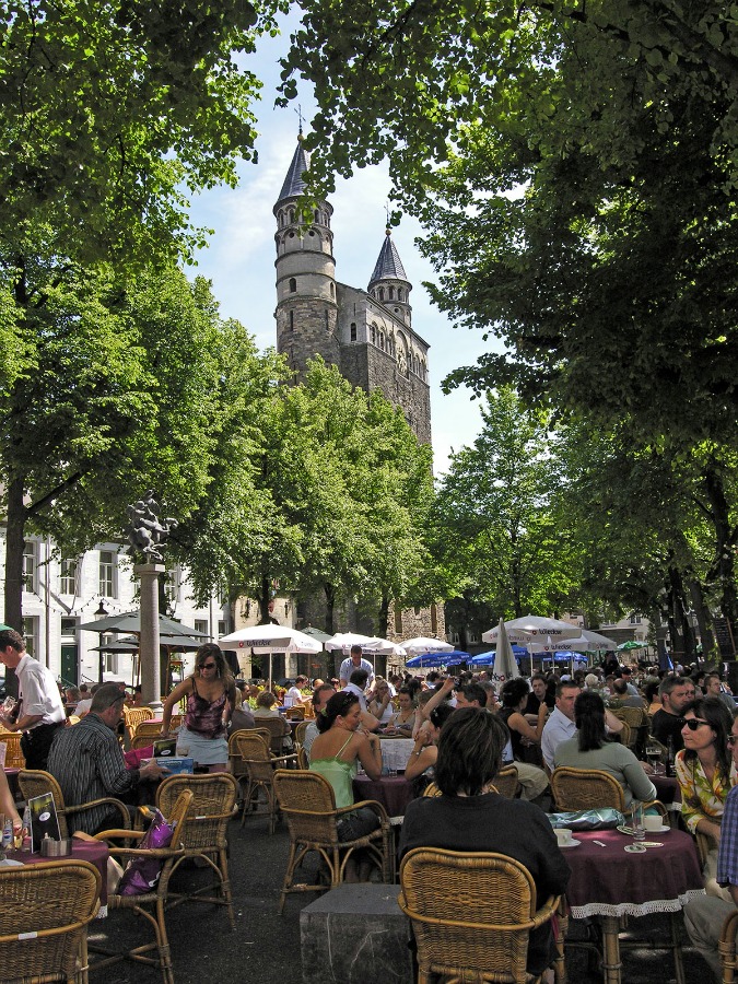 Onze Lieve Vrouweplein Maastricht