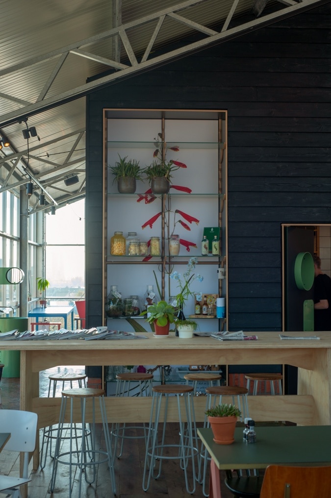Dakkas restaurant interior