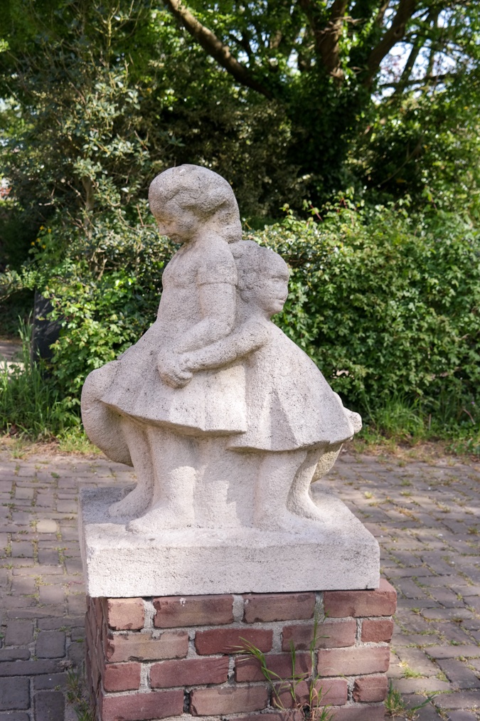children statue