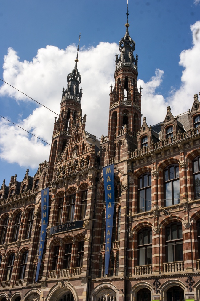 Amsterdam, Magna Plaza