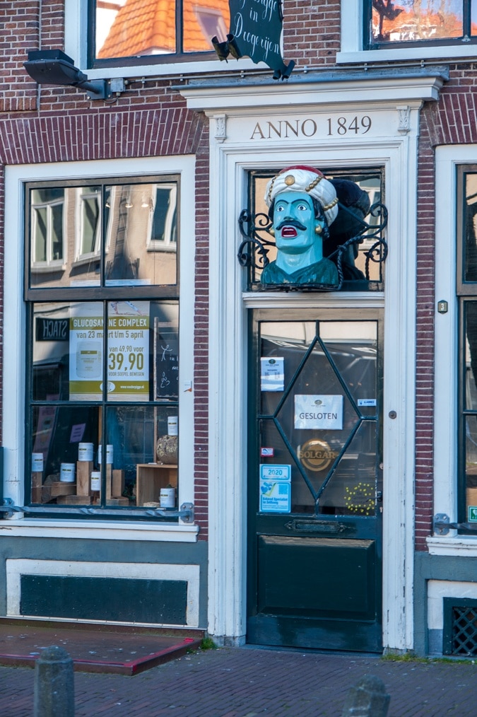 Pharmacy-like shop