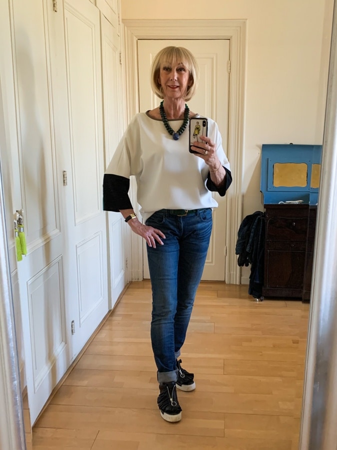 jeans with black and white top
