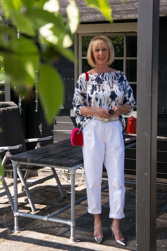Silver and blue silk blouse with silver pumps