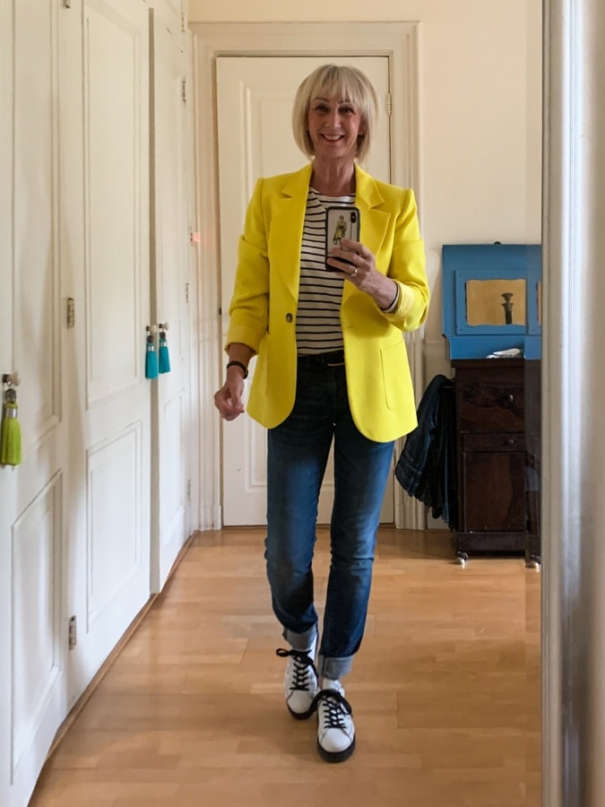 Outfit Thursday with yellow jacket