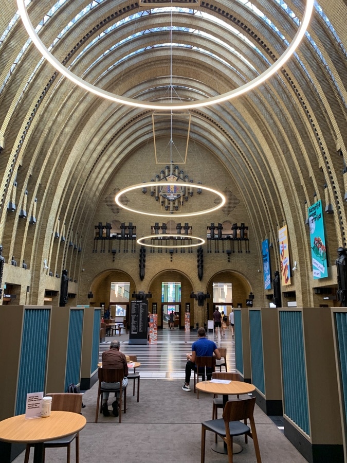 Utrecht former post office hall