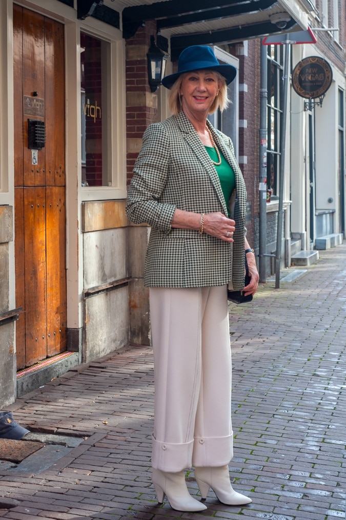 Houndstooth blazer in green and cream