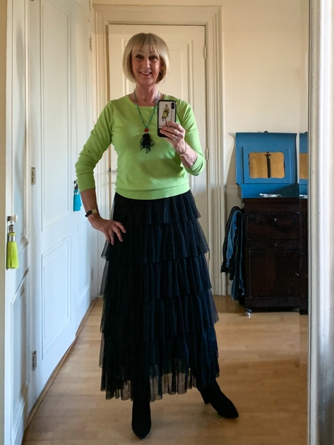 Tiered ruffle skirt Hope with green jumper