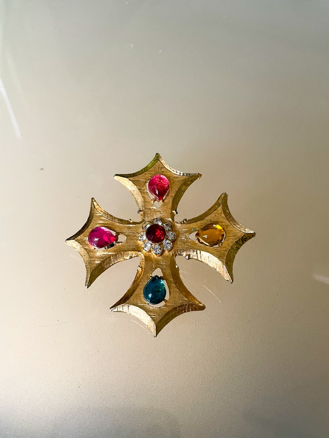 brooch