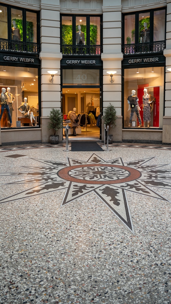 Passage The Hague
