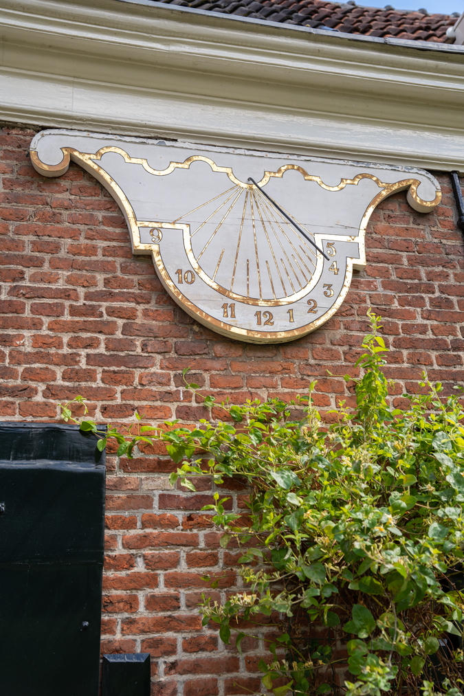Sun dial