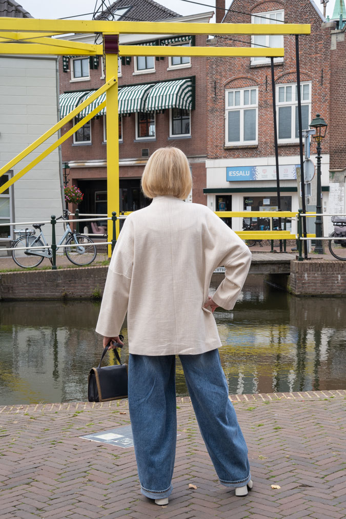 Short cream coat