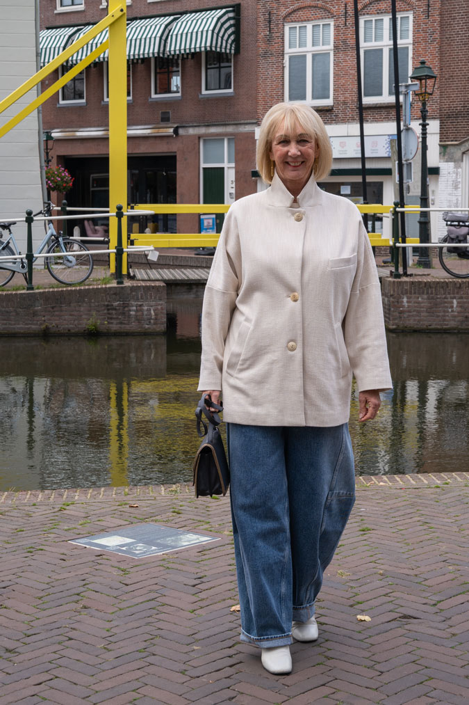 Short cream coat